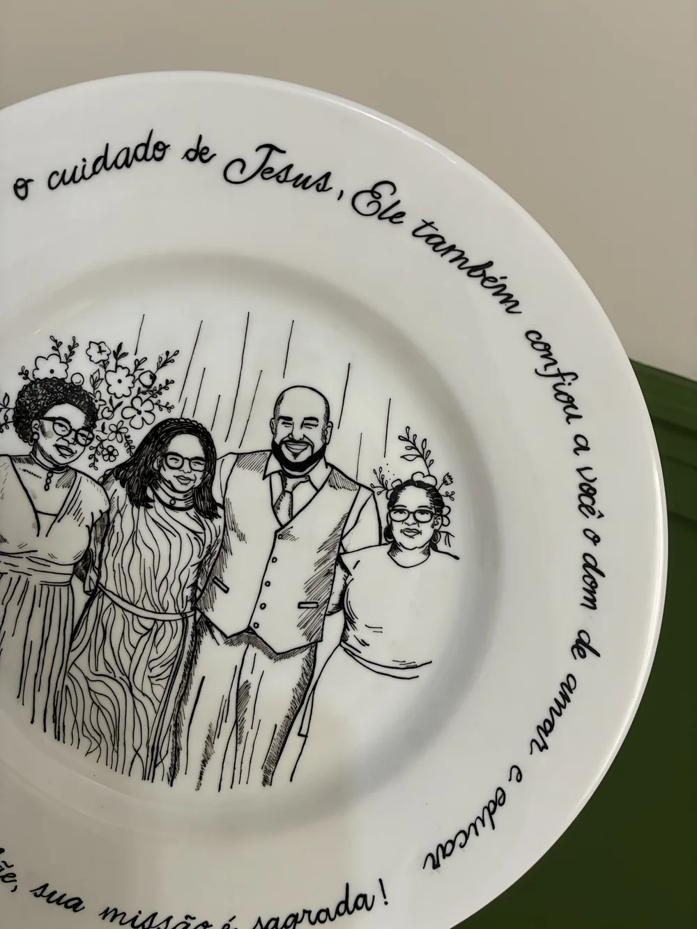 Prato personalizado com composição familiar
